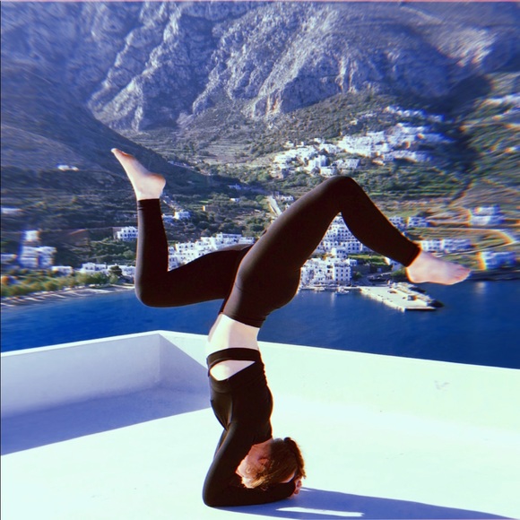 Meet your Posher🌞 - Picture 2 of 2